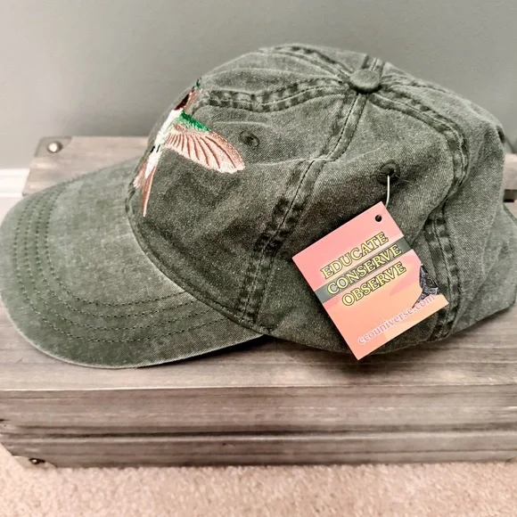 NWT Hummingbird Hat Ruby-Throated Bird Embroidered Khaki Green Adjustable - Picture 2 of 5